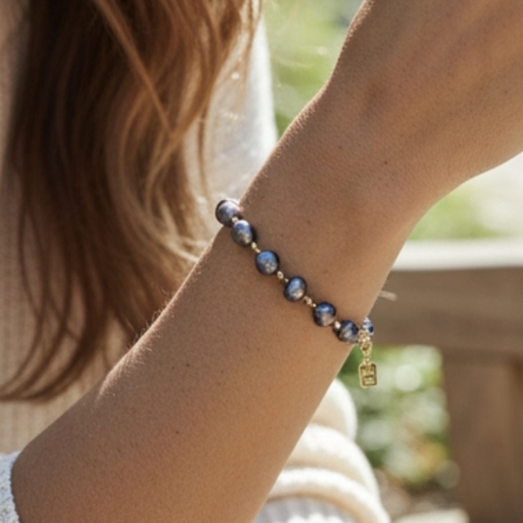 Cultured pearl bracelet; peacock blue pearls - Picture 5 of 7